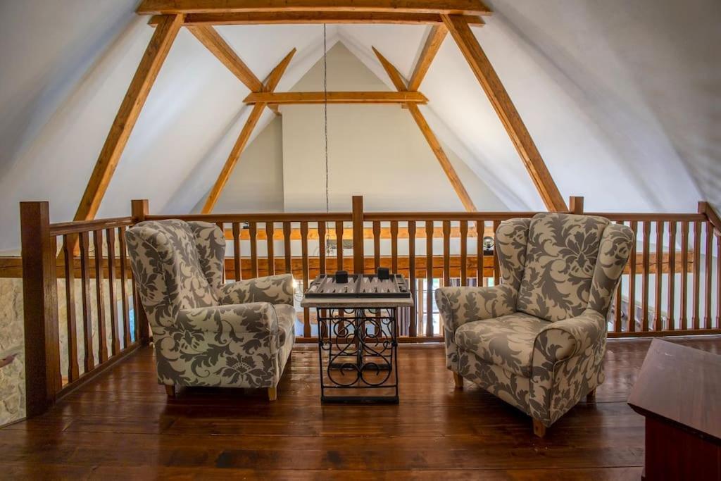 7 Bedroom Secluded Villa Close To Prague Říčany Εξωτερικό φωτογραφία