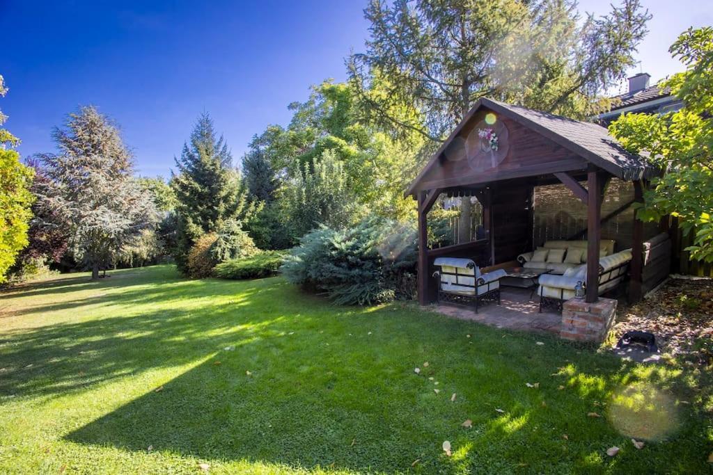 7 Bedroom Secluded Villa Close To Prague Říčany Εξωτερικό φωτογραφία