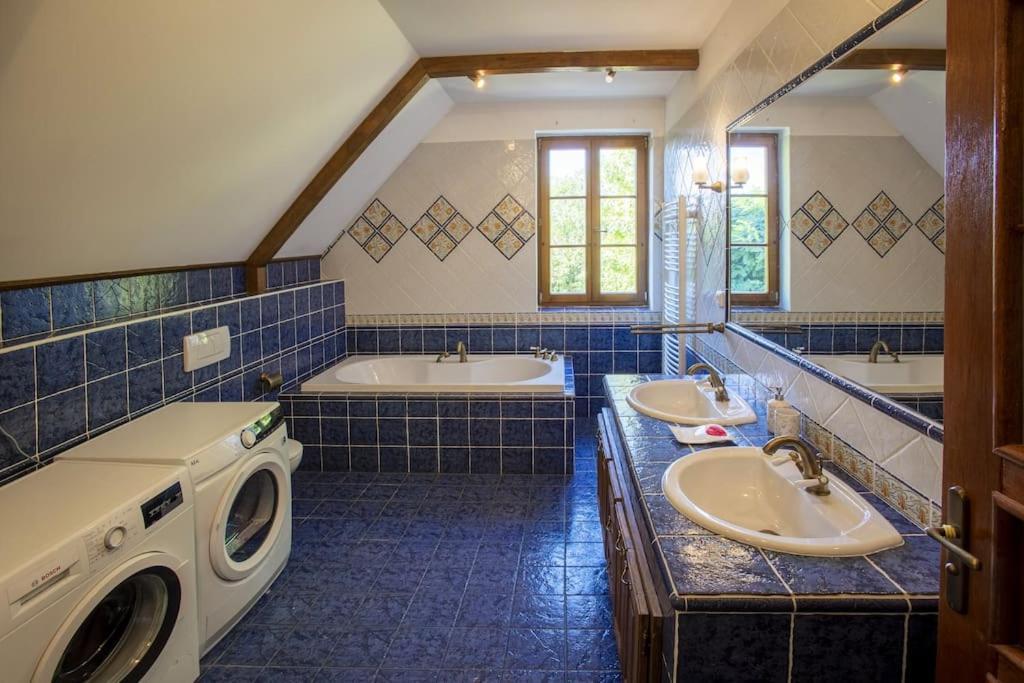 7 Bedroom Secluded Villa Close To Prague Říčany Εξωτερικό φωτογραφία