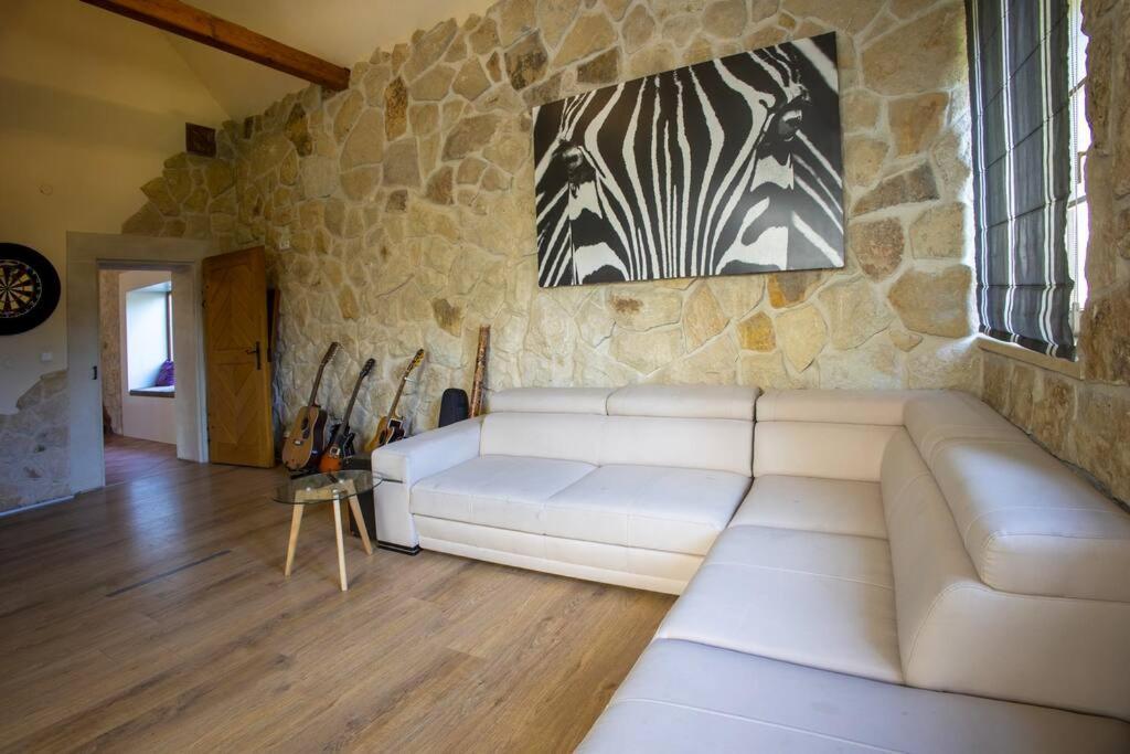 7 Bedroom Secluded Villa Close To Prague Říčany Εξωτερικό φωτογραφία