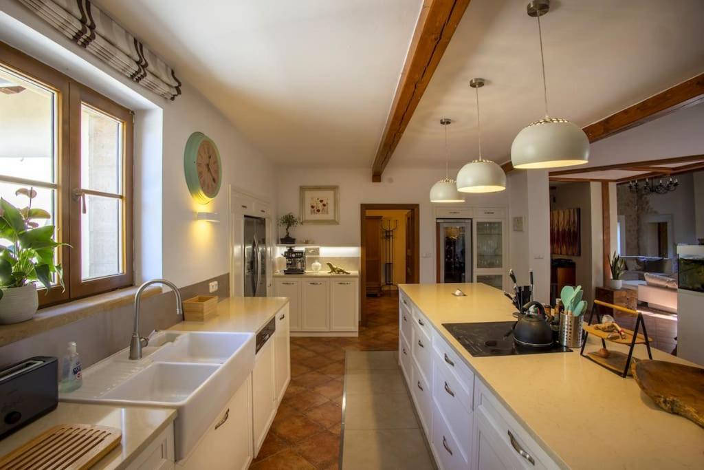 7 Bedroom Secluded Villa Close To Prague Říčany Εξωτερικό φωτογραφία