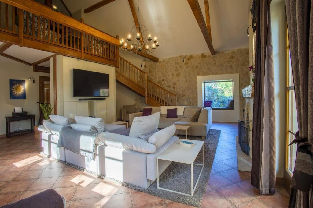 7 Bedroom Secluded Villa Close To Prague Říčany Εξωτερικό φωτογραφία