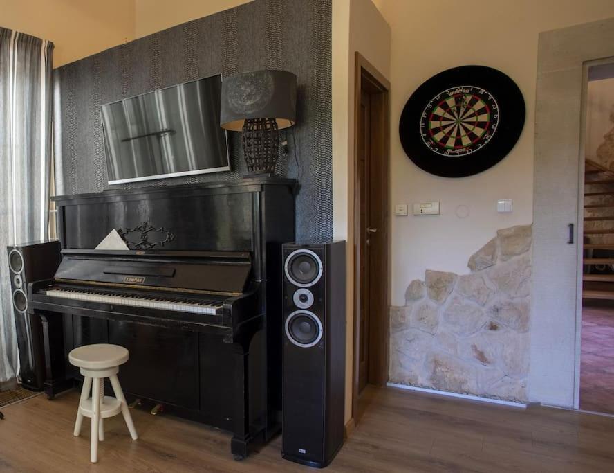 7 Bedroom Secluded Villa Close To Prague Říčany Εξωτερικό φωτογραφία